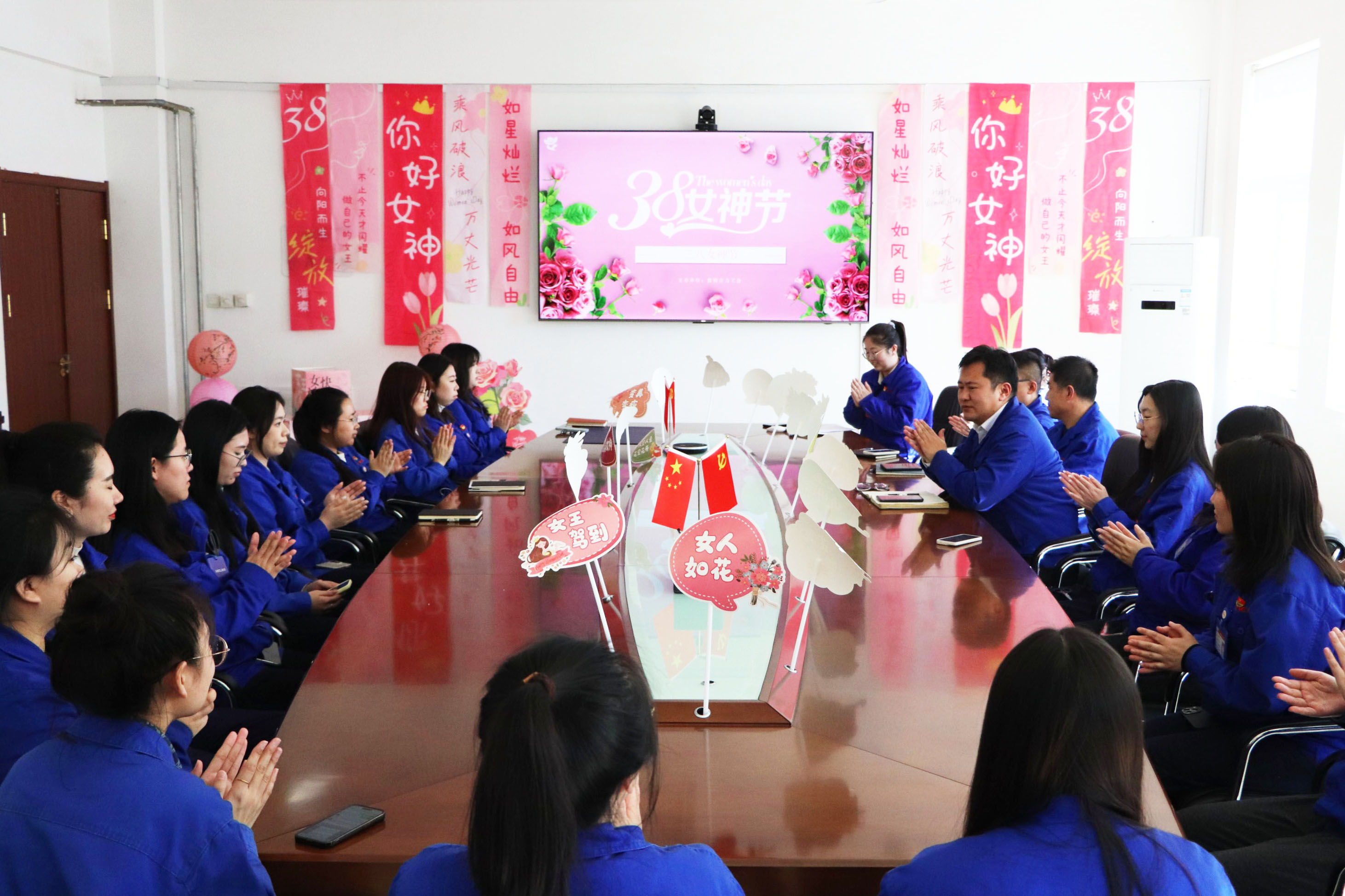 座談會現場 拷貝.jpg